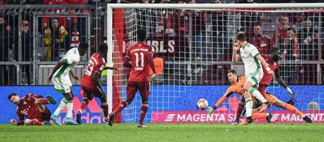  沃特福德定位球战术奏效，高空轰炸击溃切尔西防线  